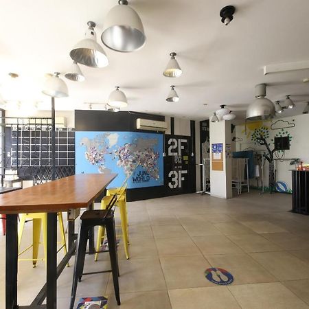 Oyo 866 Junction Hostels Manila Exteriör bild