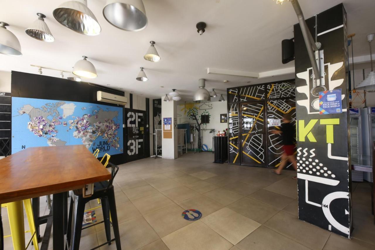 Oyo 866 Junction Hostels Manila Exteriör bild