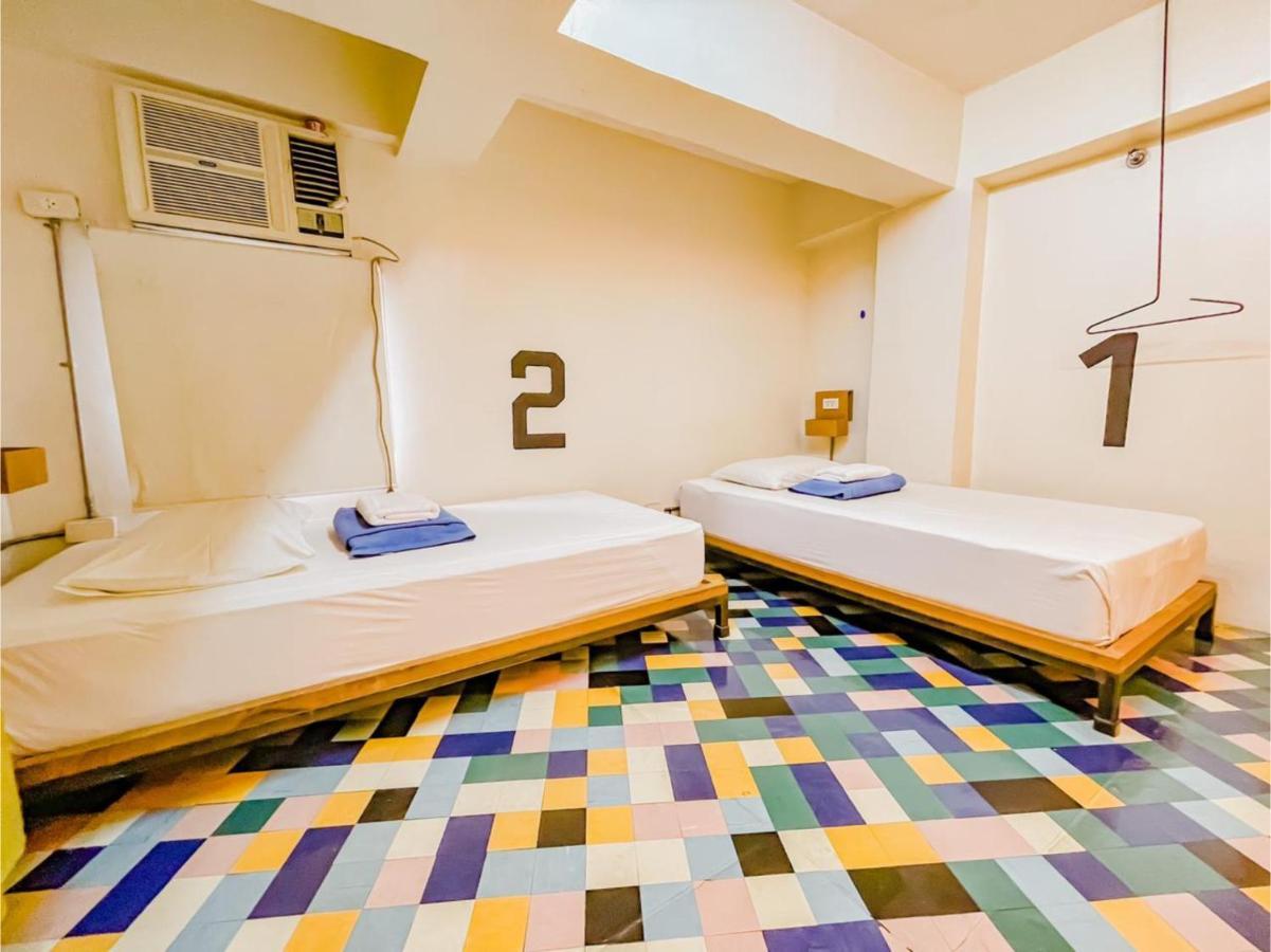 Oyo 866 Junction Hostels Manila Exteriör bild