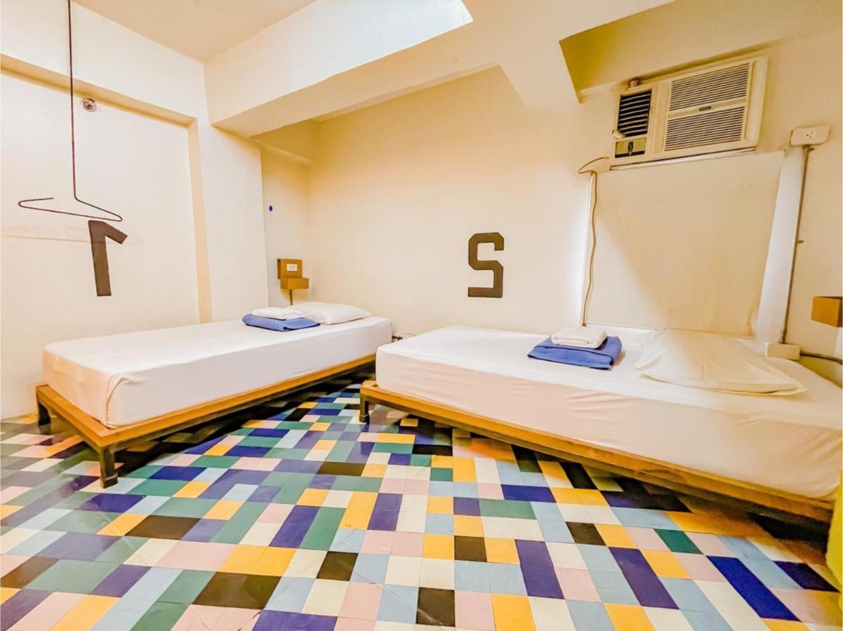 Oyo 866 Junction Hostels Manila Exteriör bild